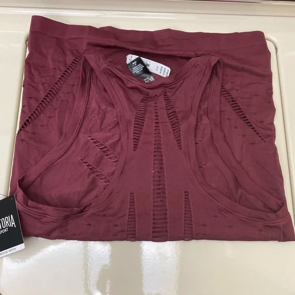 Victoria Sport Seamless Top Size Medium NWT - Picture 7 of 7